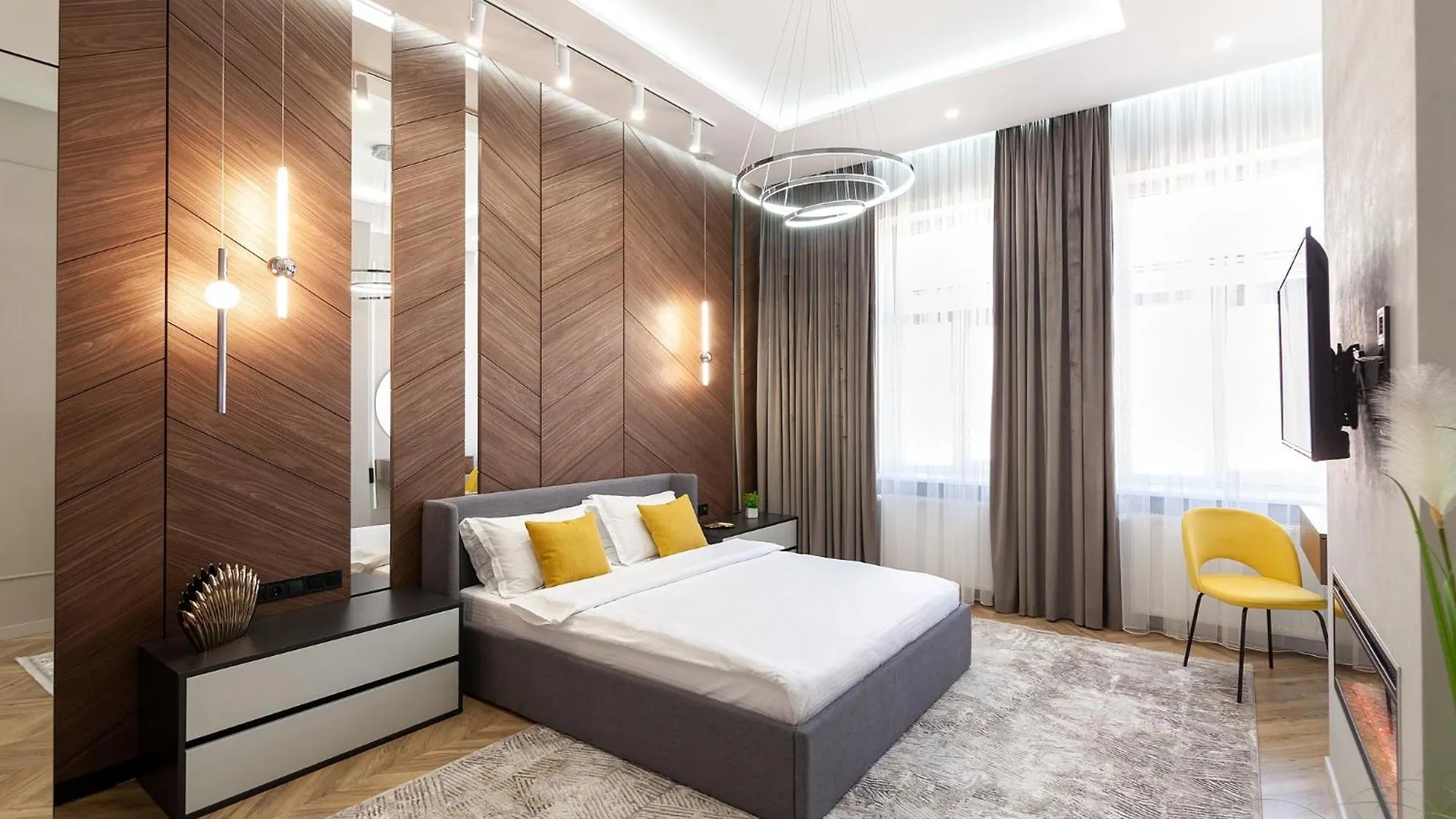 Royal Aparts Multi Lviv Apartment