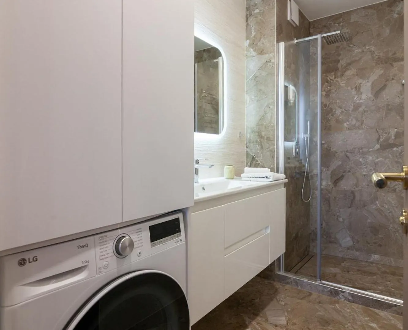 Royal Aparts Multi Lviv